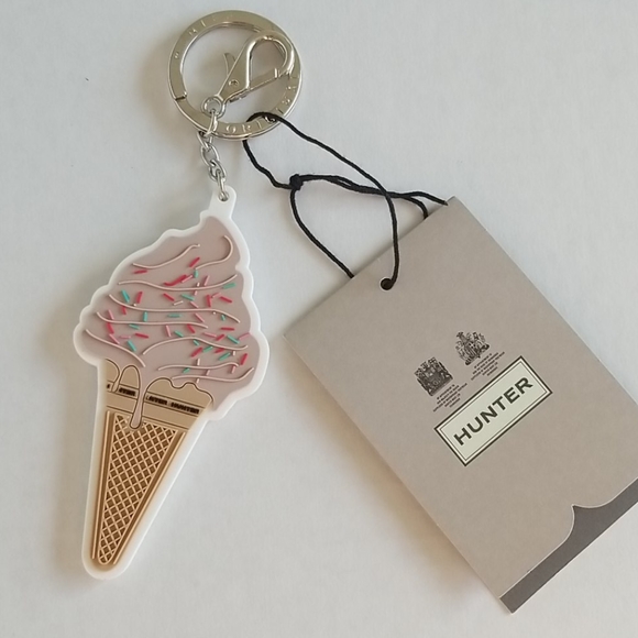Hunter Accessories - NWT Hunter ice cream keyring holder